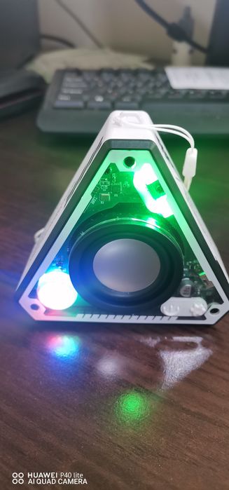 Портативный динамик V2 Speaker