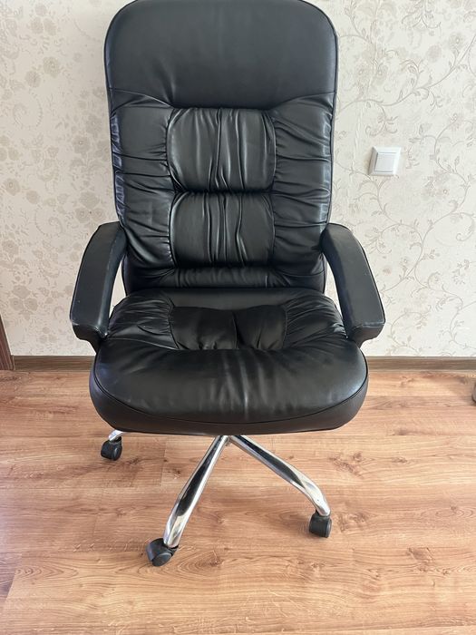 Продается офисное кресло