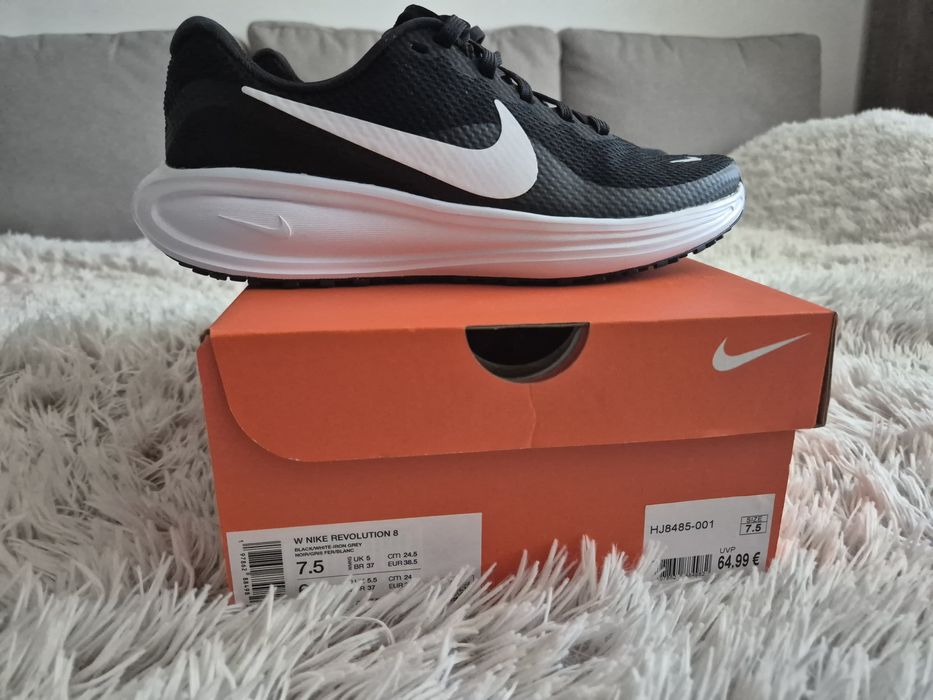 Nike Revolution 8, marimea 38.5, noi