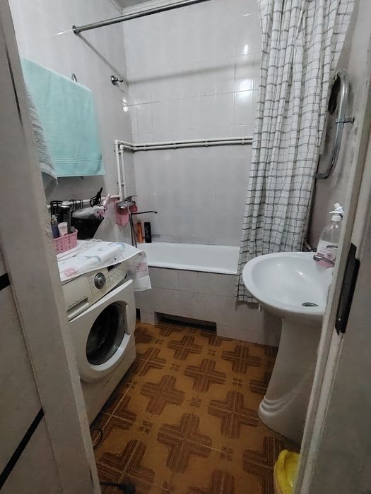 Сергели 7да уй сотилади