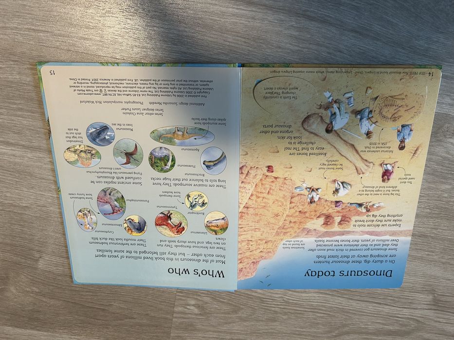 Carte Usborne Dinozauri