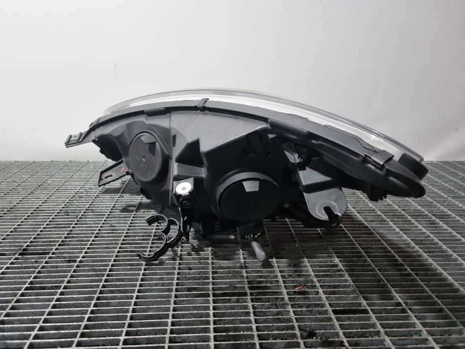 Far Dreapta Renault Captur 2013 - 2017 SUV 4 Usi (1513) Cu lupă