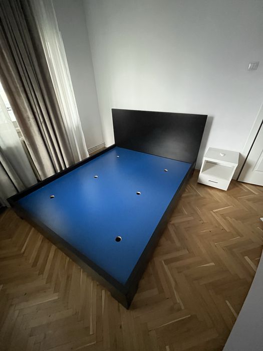 Vand pat lemn intr-o stare foarte buna