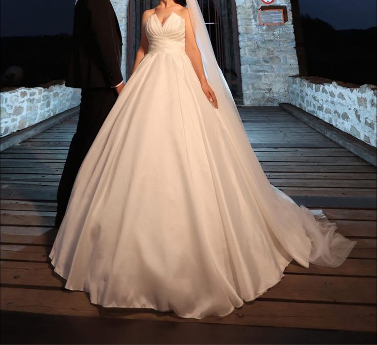 булчинска рокля