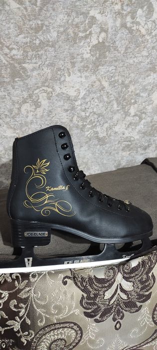 Фигурные коньки женские