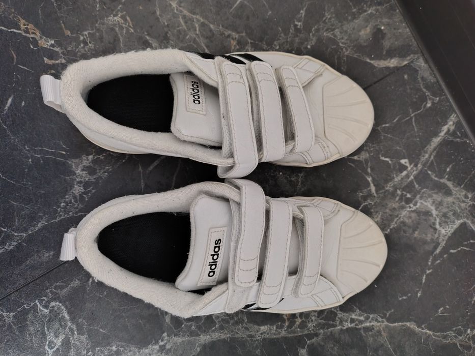 маратонки Adidas