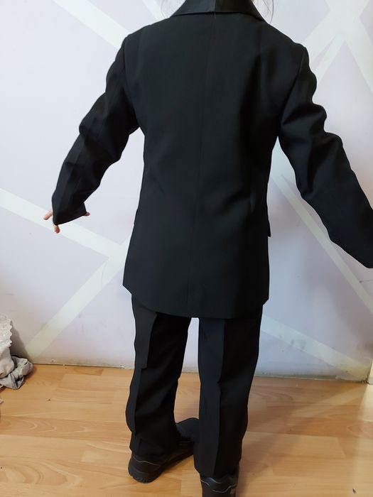 Ново!! Комплект. Официален костюм Maniac р-р 122