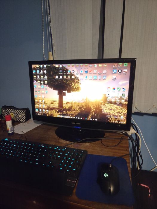 Монитор с TV изход samsung