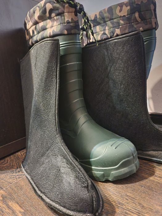 Cizme termoizolante  EVA nr. 42 si 45