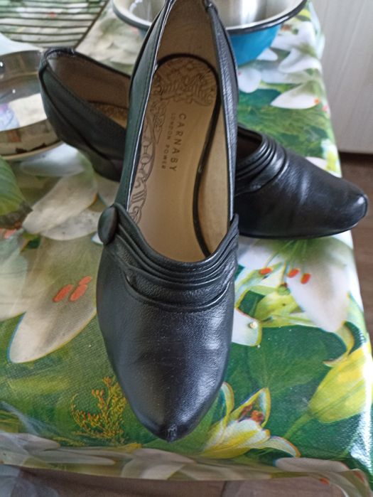 Туфли кожаные,удобные,одевала несколько раз, в отличном состоянии,