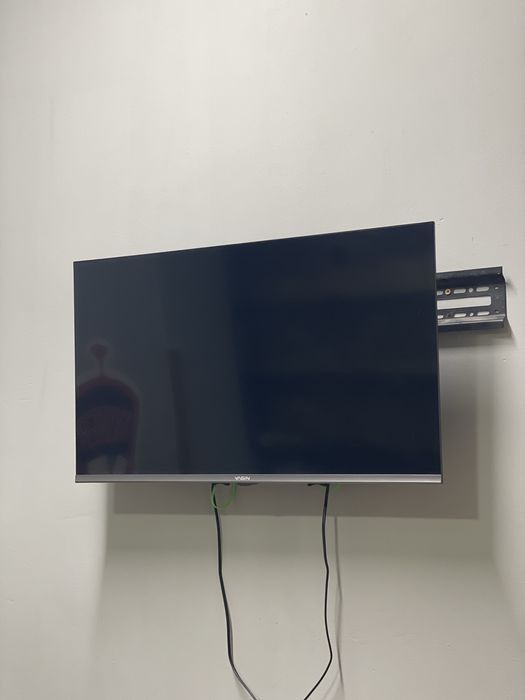 Сатылады шкаф,диван,телевизор.