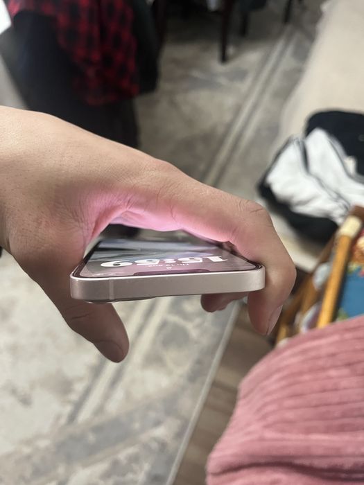 Продам  Айфон 13