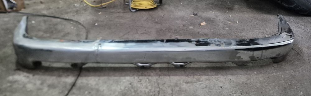 Продам передний бампер Surf 130