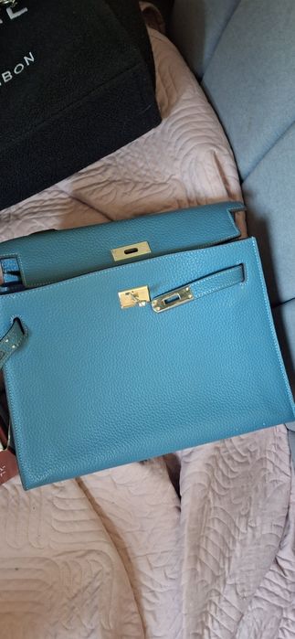 Продам три сумки практически новые.