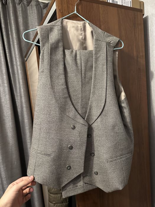 Костюм тройка