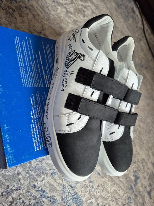 Продам кеды  39 размера