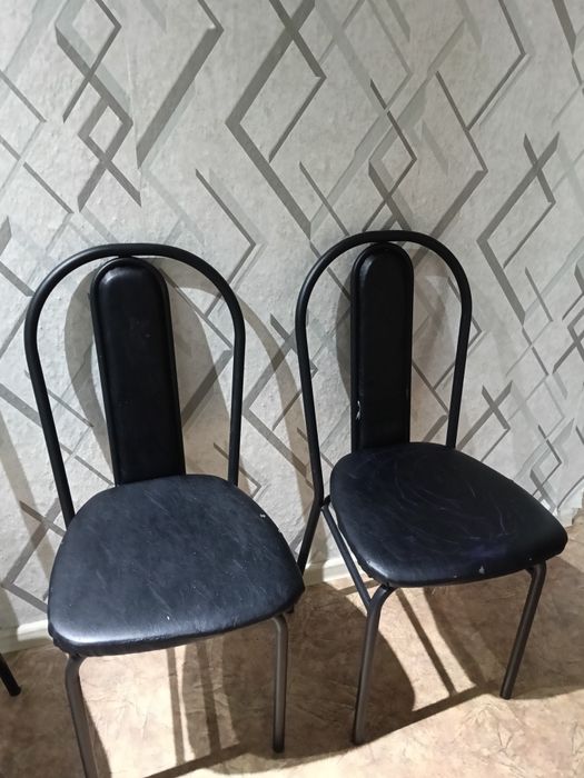 Продам стулья 4 штуки