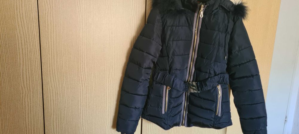 Дамски якета черно и синьо