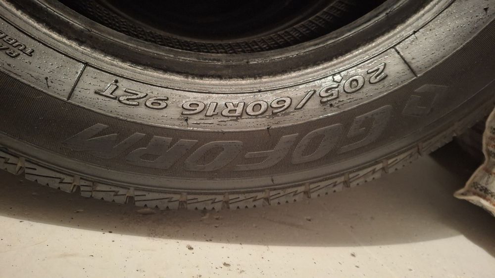 Б/у зимние шины комплект