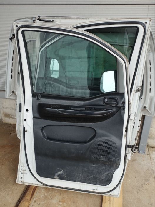 Продавам на части  Hyundai H-1