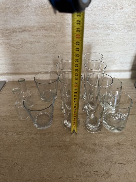 стъклени вази и чаши