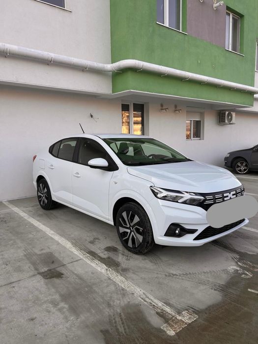 Inchiriez masini Logan 3 2025 bolt chirie