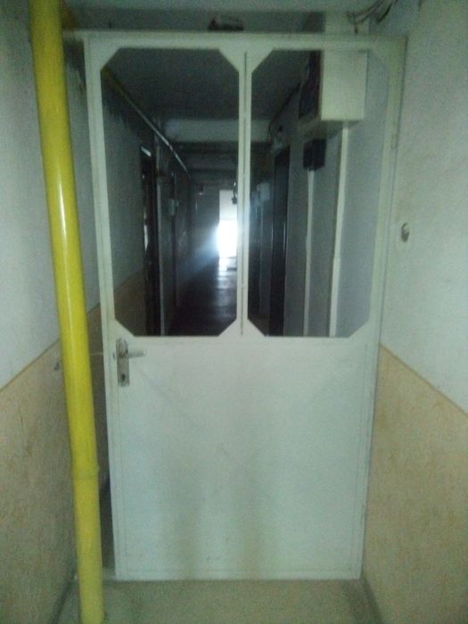 Ușă de fier Nouă nici un fel de zgârietură  detalii  la număr de  tel