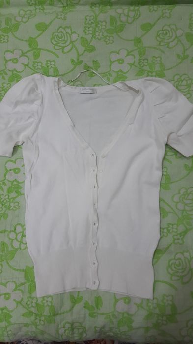 Топ-майка белая,чёрная и платье.