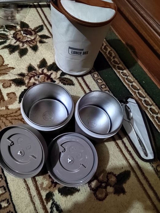 Uydan ish honaga ovqat oborish uchun juda qulay.