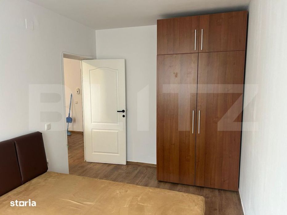 Apartament cu 3 camere, 52 mp cu balcon, zona Stejarului — fotografia 3