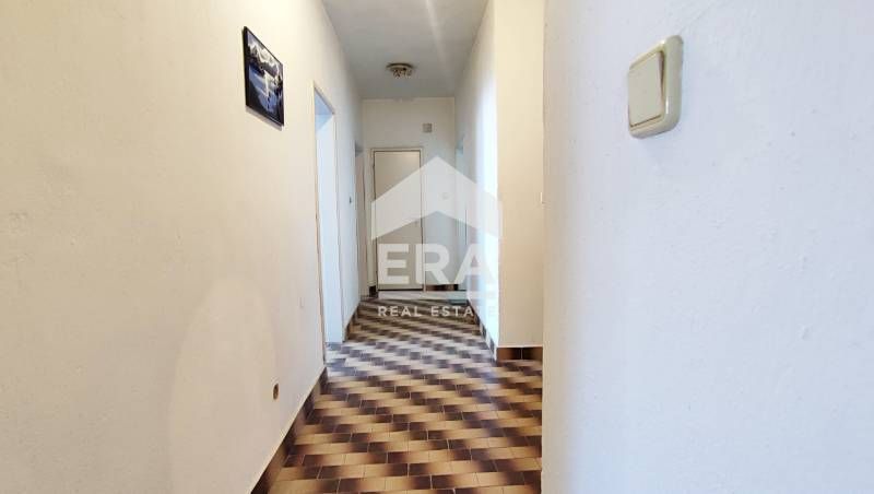 Четиристаен апартамент в гр. Петрич