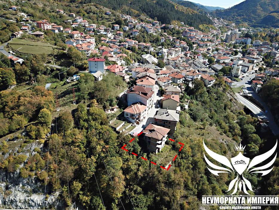 Нова къща с 388кв. РЗП и двор 600кв кв.Устово гр.Смолян