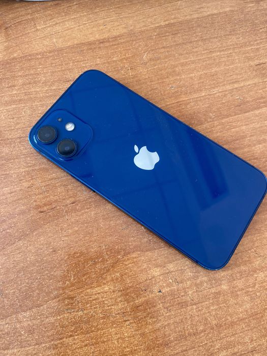 продам или обменяю айфон 12 мини