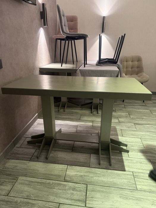 Продам столы  б/у срочно