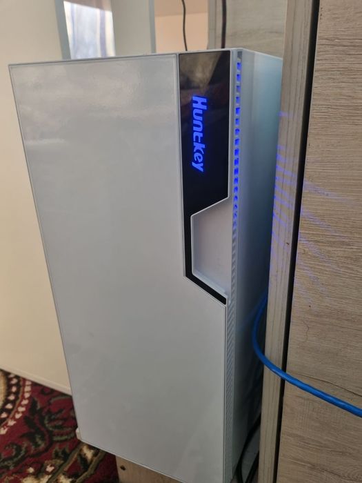 Продаётся мощный компьютер с монитором