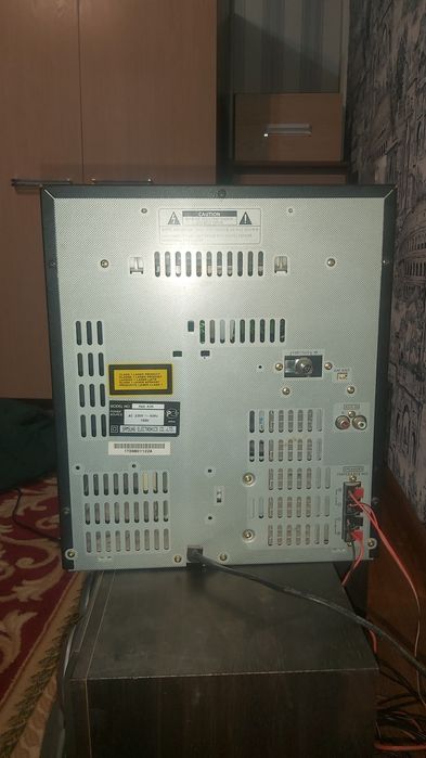 Музыкальный центр хорошо работает!!