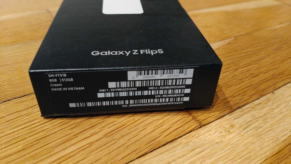 Samsung Galaxy Flip 5 512 ГБ бял