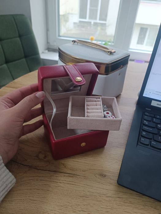 Кожена кутия за бижута - малка и голяма