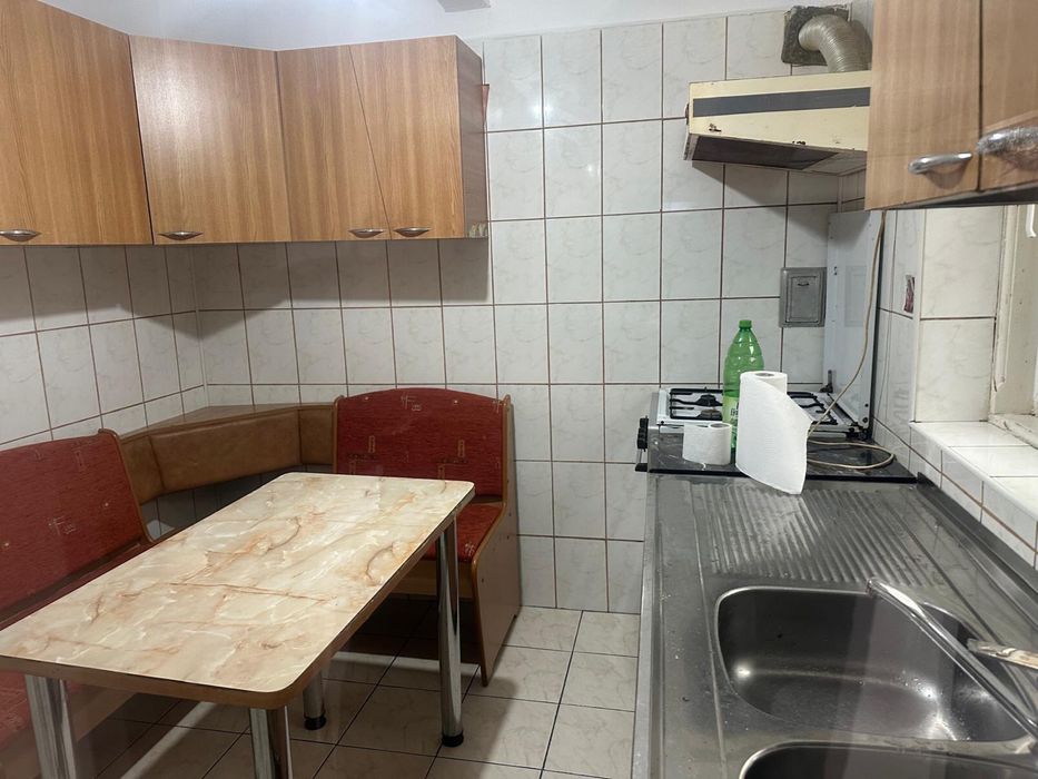 Aparatorii Patriei-Inchiriez casa curte