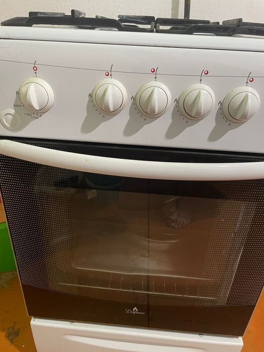 Продам газовую плиту