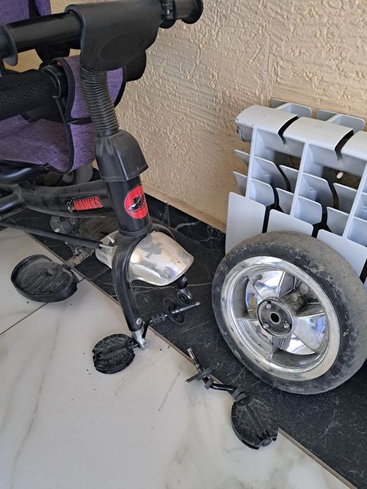 Детский трёх колесный велосипед.