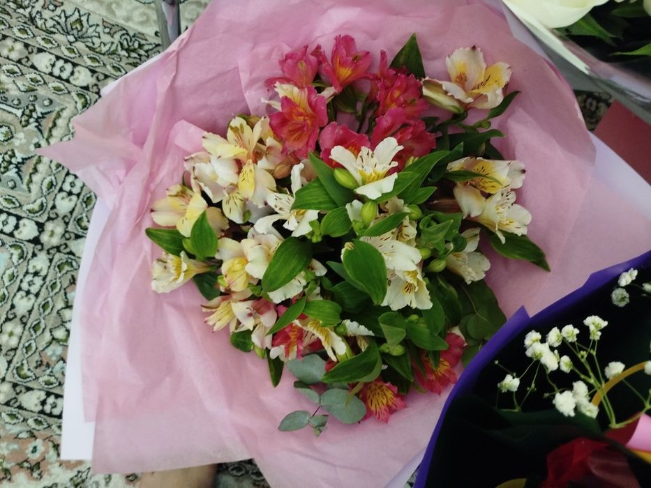 Букеты Цветов бу. 6 букетов