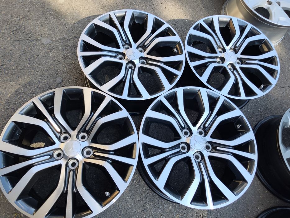 18" оригинални алуминиеви джанти за Mitsubishi.