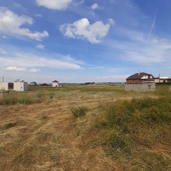 Участок рядом с озером