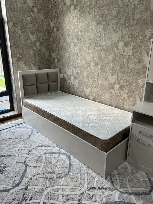 Oдинарный кровать с матрасом Новый в наличии ЛМДФ