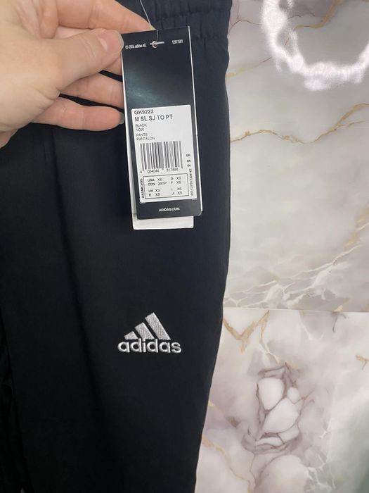 Pantaloni adidas negri