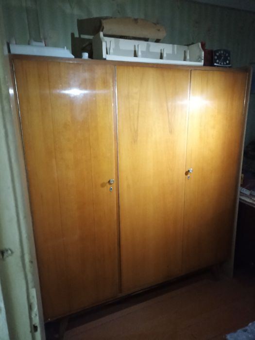 Продам шифонер деревянный