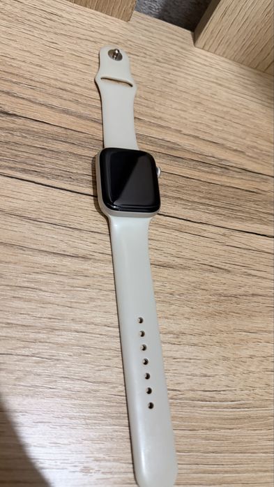 Продам оригинальные Apple Watch SE 44 мм