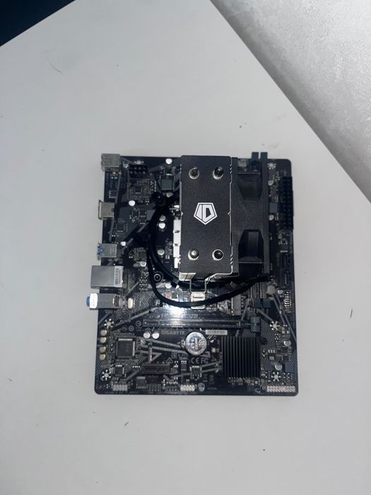 Комплект:Intel(R) Core(TM) i3-10100F CPU  3.60GHz.Gigabyte H510M K V2