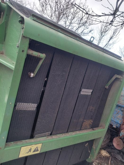 Vand presa de baloti rotunzi de 120/120 cu curele jondir